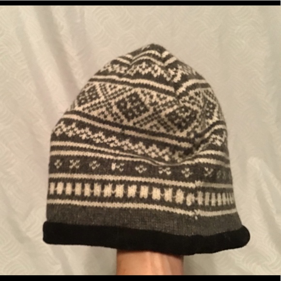 Weatherproof beanie, EUC, grey & cream print - Picture 5 of 7